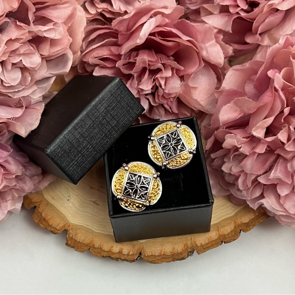 Elegant Gold and Black Cufflinks with Silver Fleury Cross - Picture 14 of 16
